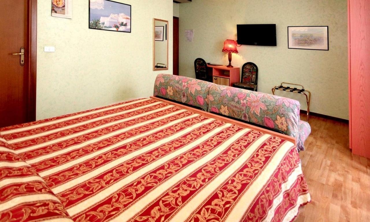 Hotel Benaco سيرمِيوني المظهر الخارجي الصورة