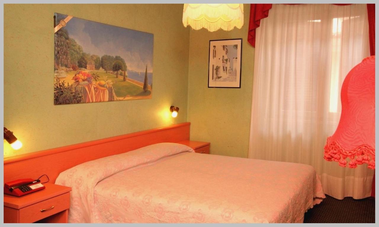 Hotel Benaco سيرمِيوني المظهر الخارجي الصورة