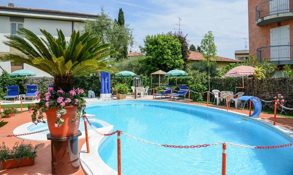 Hotel Benaco سيرمِيوني المظهر الخارجي الصورة