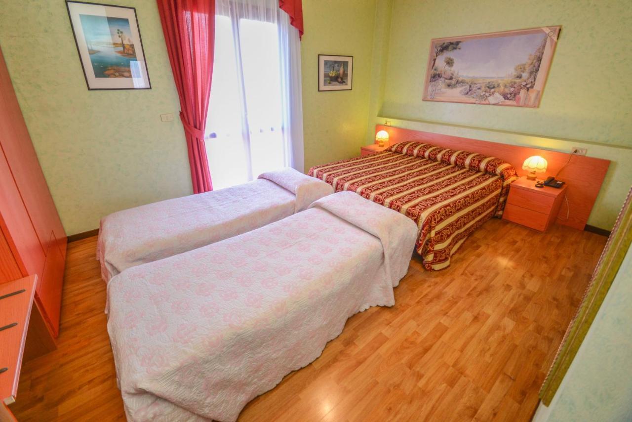 Hotel Benaco سيرمِيوني المظهر الخارجي الصورة