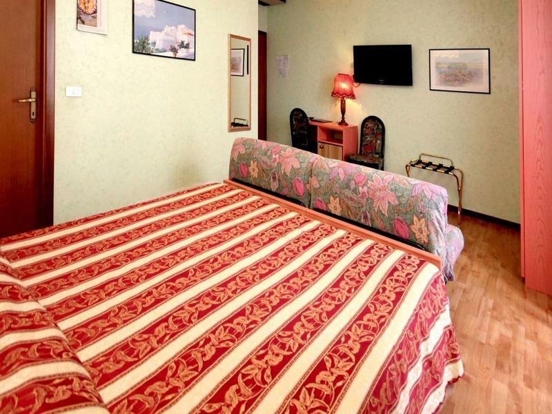 Hotel Benaco سيرمِيوني المظهر الخارجي الصورة