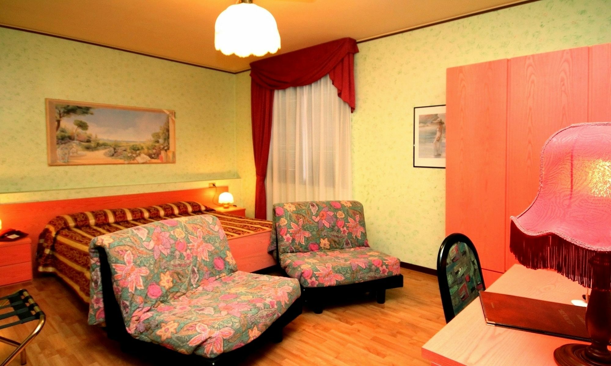Hotel Benaco سيرمِيوني المظهر الخارجي الصورة