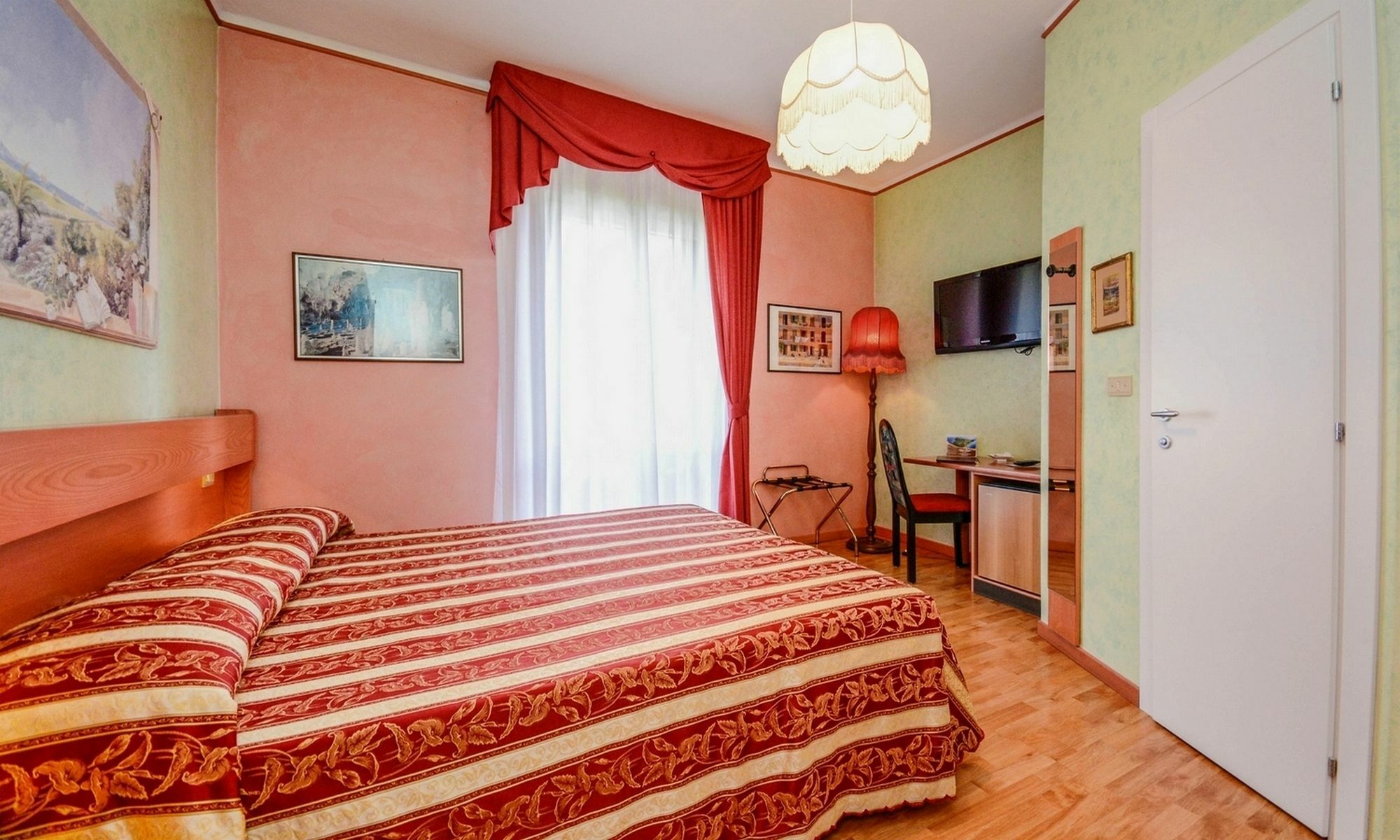 Hotel Benaco سيرمِيوني المظهر الخارجي الصورة
